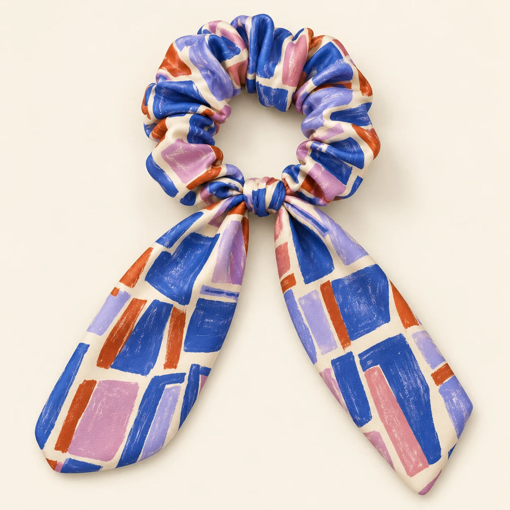 Gallery Steps bow-tie scrunchie — detail view